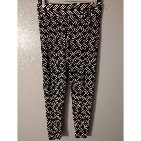 PINK Victoria's Secret Leggings Size S Black White Tribal Geometric Sequin Logo - Picture 2 of 6